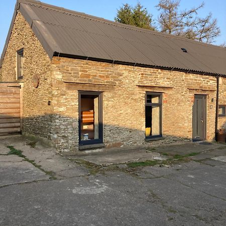 The Milking Parlour At Berthllwyd Villa Quakers Yard Eksteriør bilde