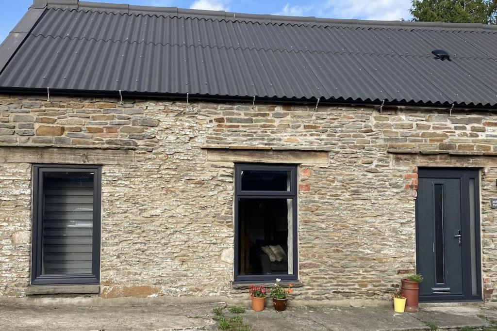 The Milking Parlour At Berthllwyd Villa Quakers Yard Eksteriør bilde